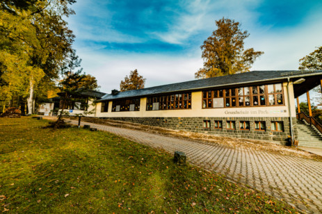 Grundschuleim Park Saalburg Ebersdorf 4